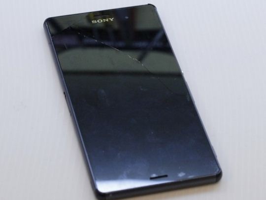 Sony Z3 bị vỡ màn hình