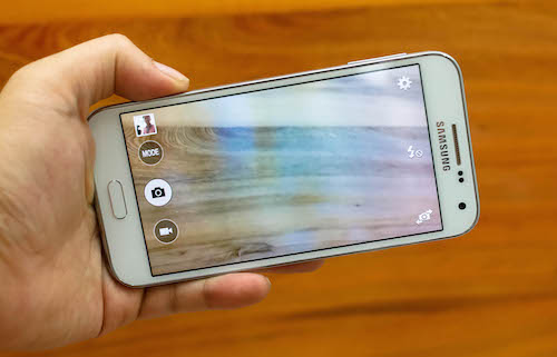 Màn Hình Điện Thoại Samsung Bị Sọc Ngang Phải Làm Sao?