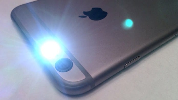 Cách cài đặt đèn Flash khi có cuộc gọi đến iPhone 8 plus