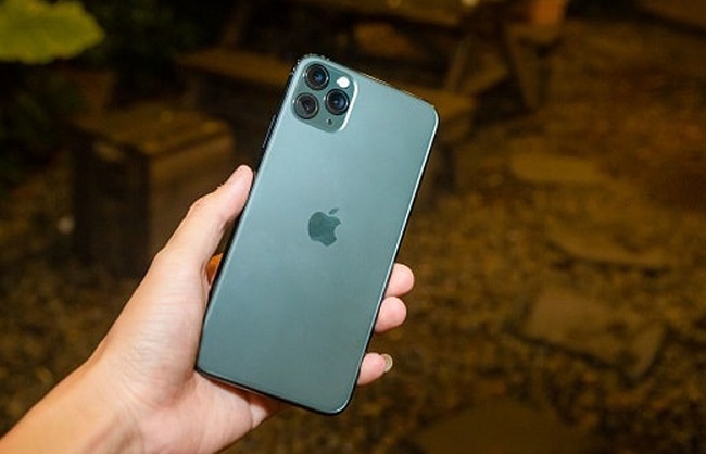 Không nên để cạn pin mới sạc iPhone 11 Pro Max